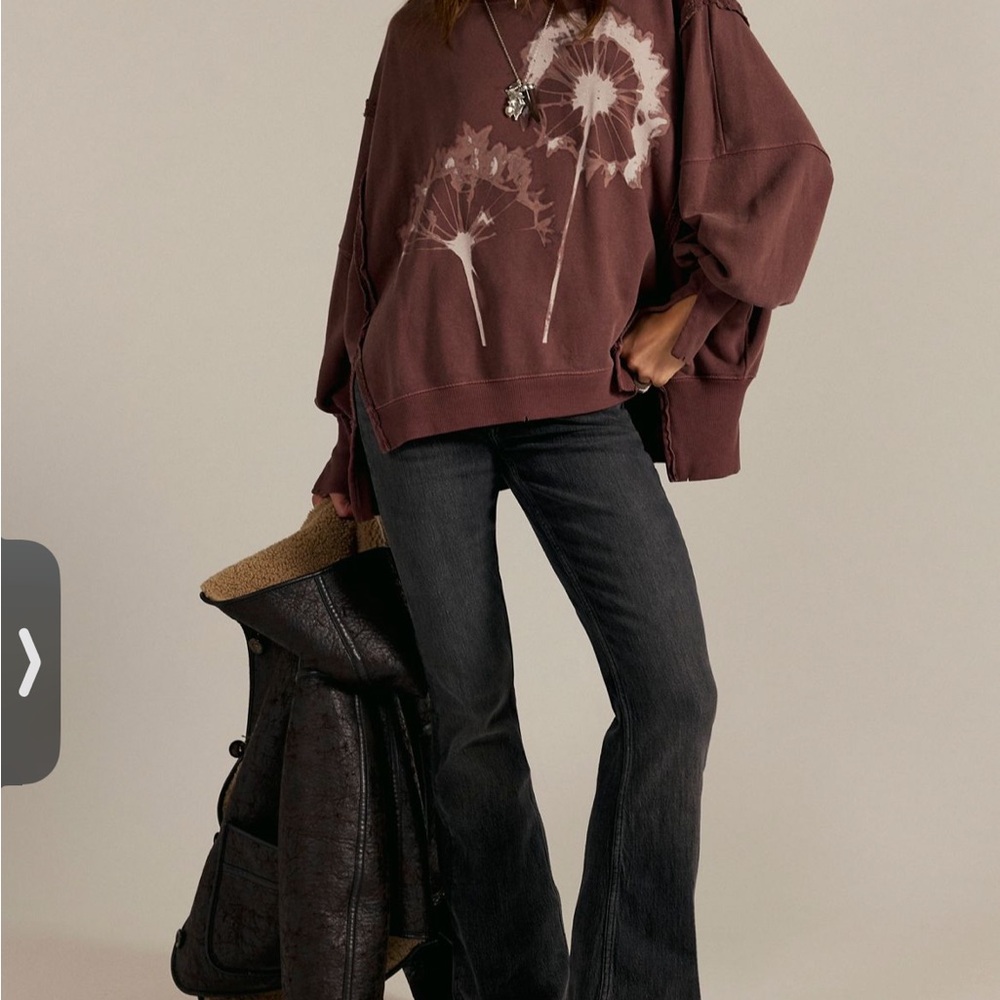 Free People Oversized Dandelion Graphic Sweatshirt in Mauve